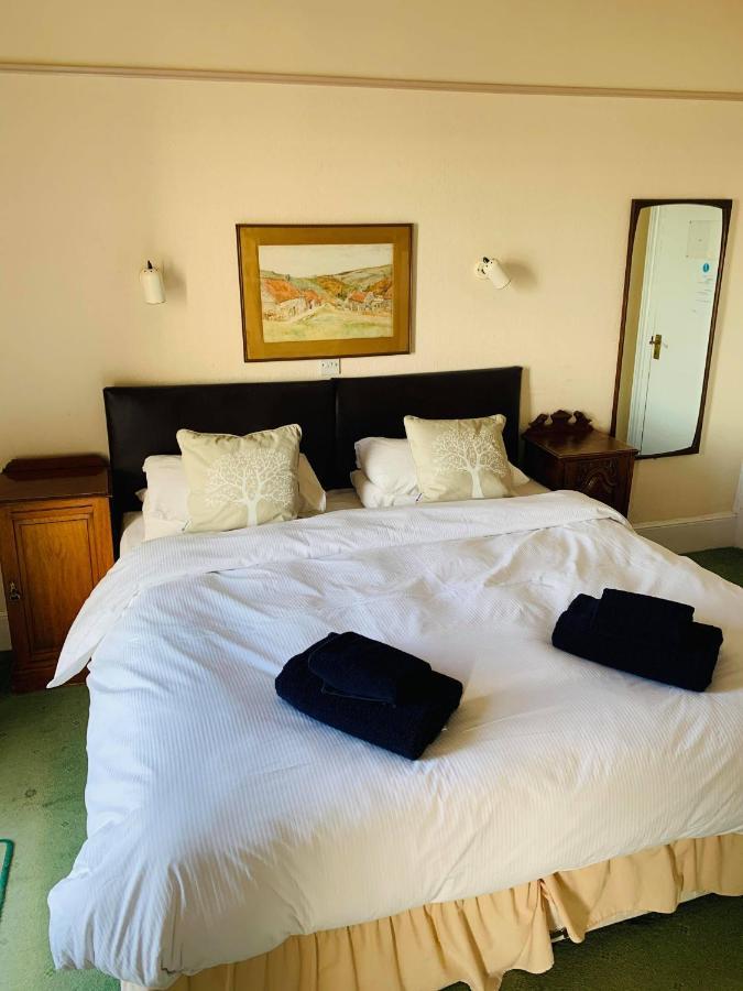 Burnham-on-Crouch Ye Olde White Harte Hotel חדר תמונה