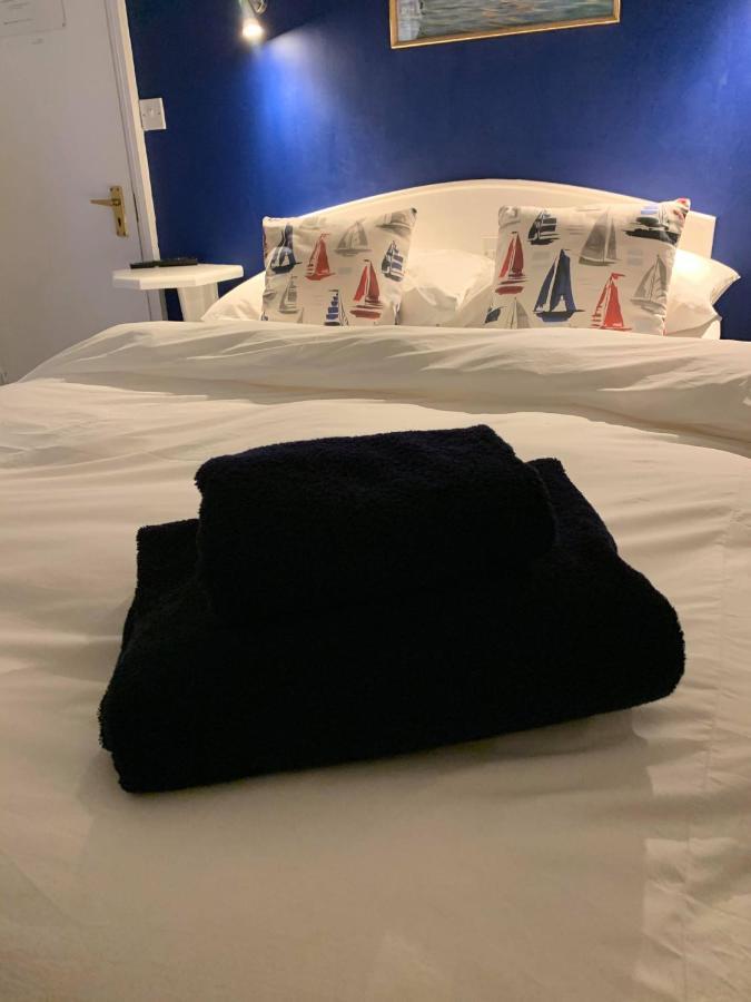 Burnham-on-Crouch Ye Olde White Harte Hotel חדר תמונה