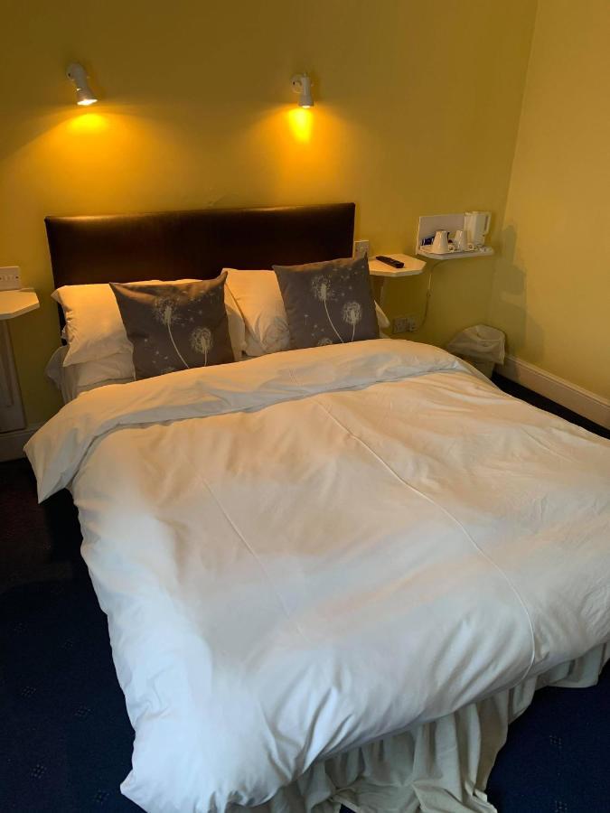 Burnham-on-Crouch Ye Olde White Harte Hotel חדר תמונה