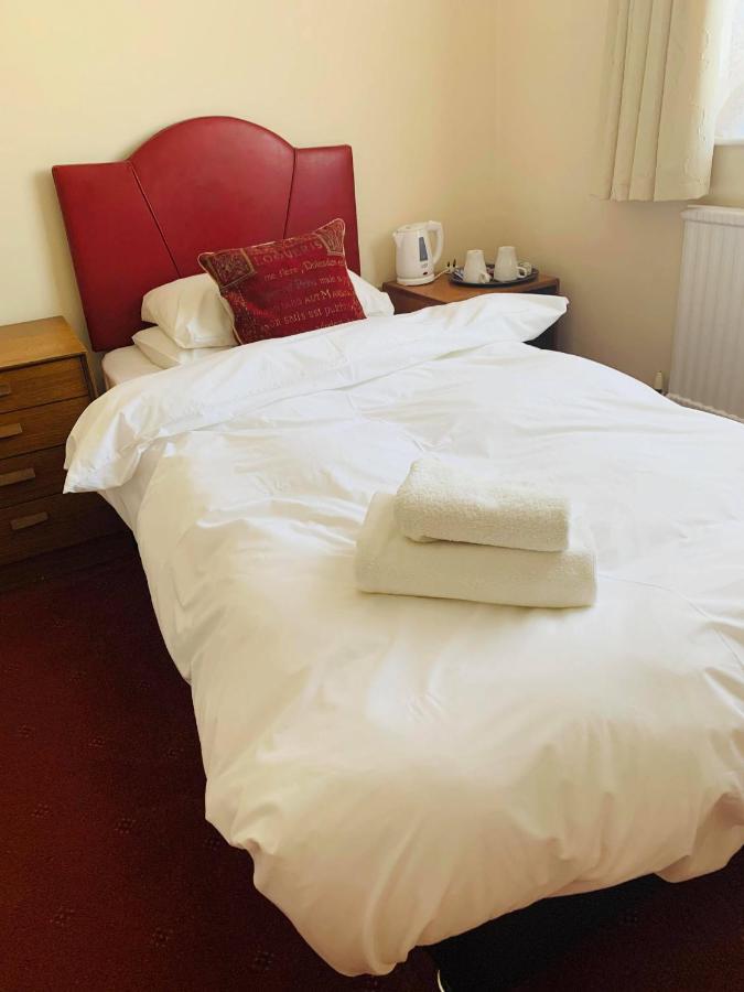 Burnham-on-Crouch Ye Olde White Harte Hotel חדר תמונה