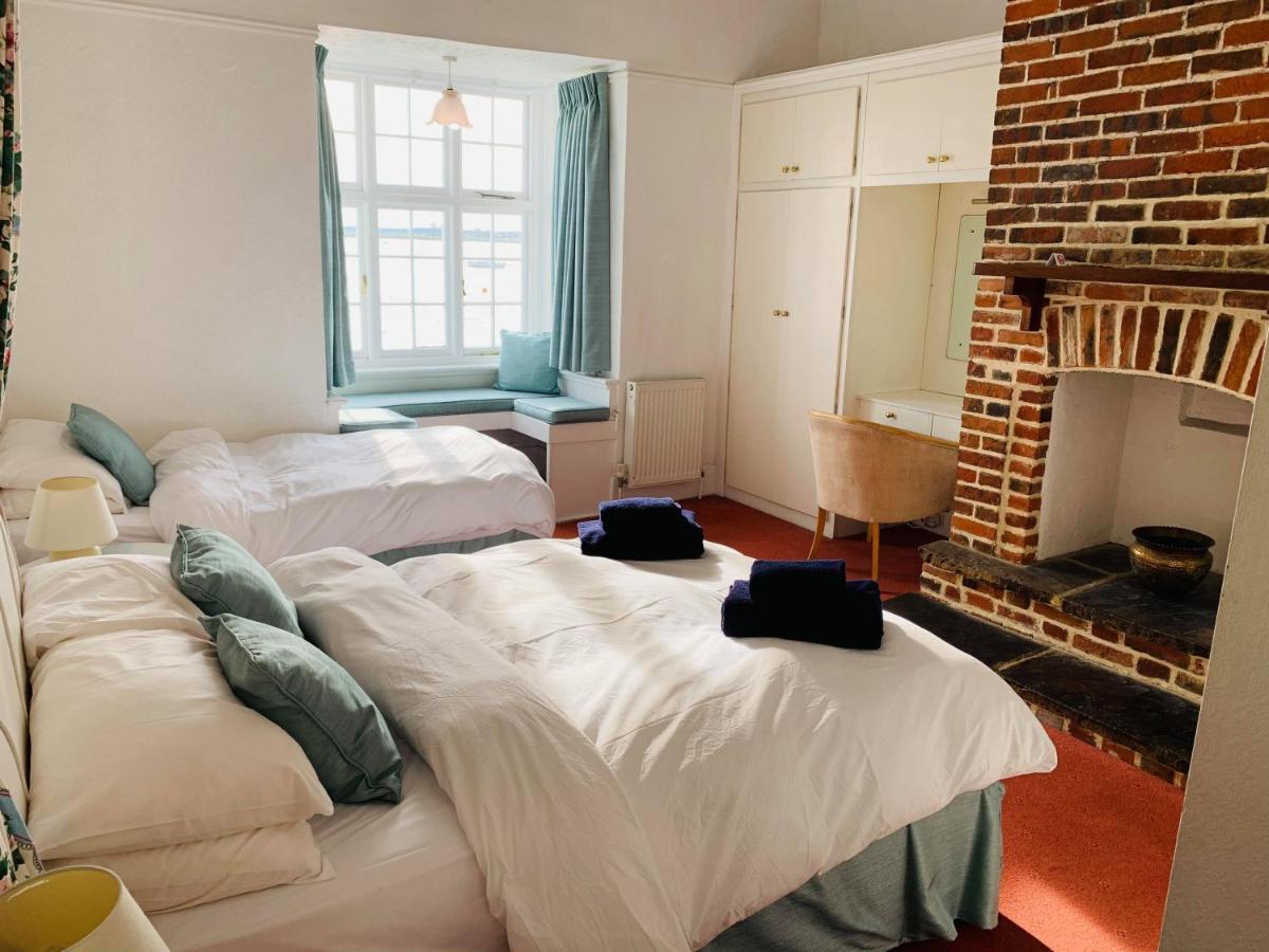 Burnham-on-Crouch Ye Olde White Harte Hotel חדר תמונה