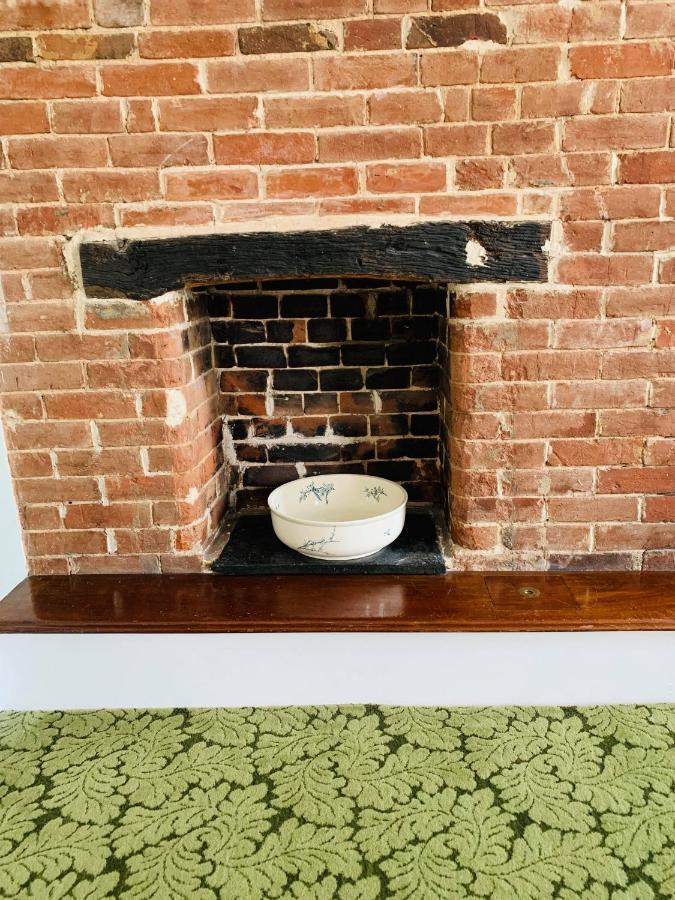 Burnham-on-Crouch Ye Olde White Harte Hotel מראה חיצוני תמונה