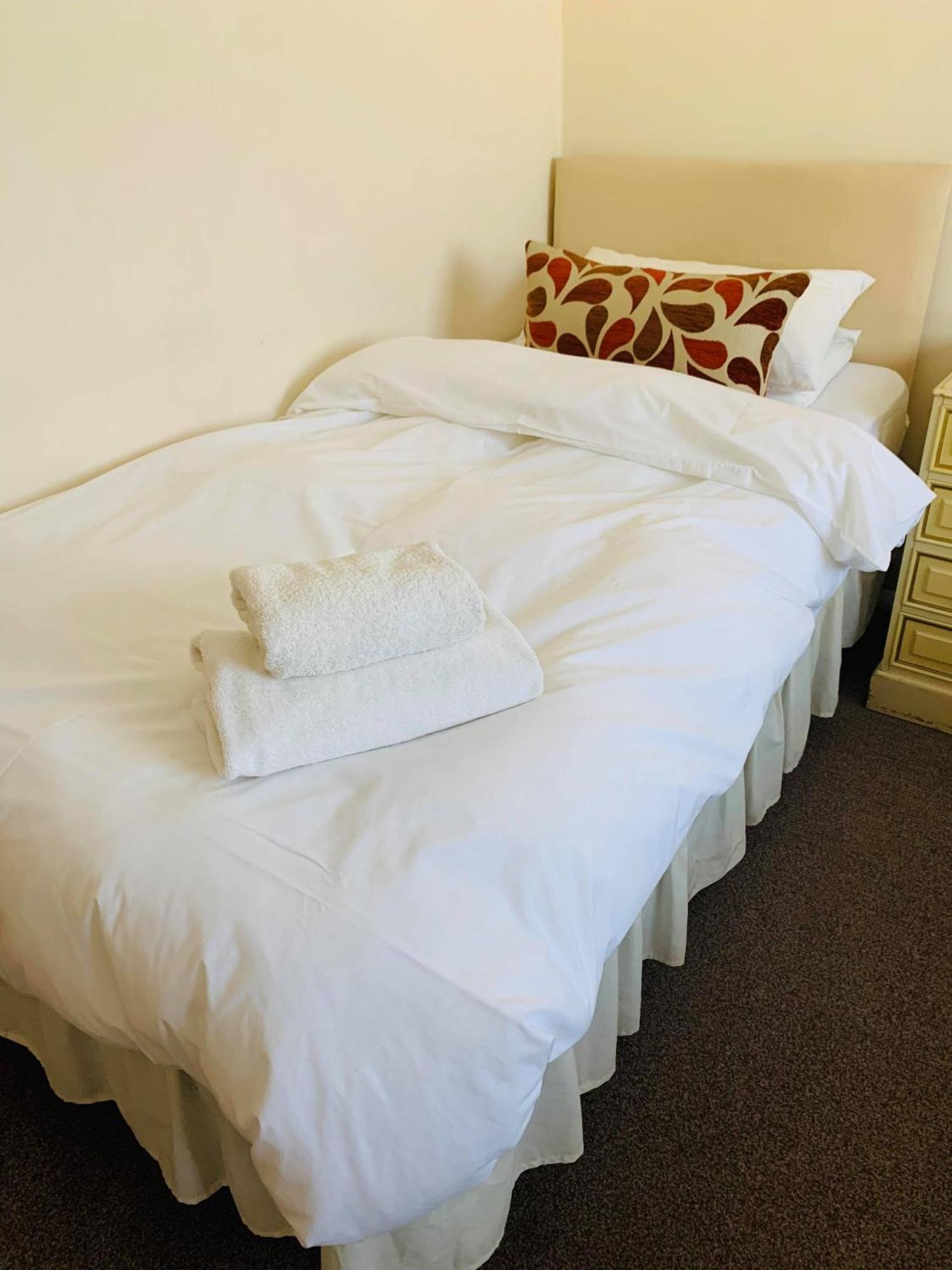Burnham-on-Crouch Ye Olde White Harte Hotel חדר תמונה