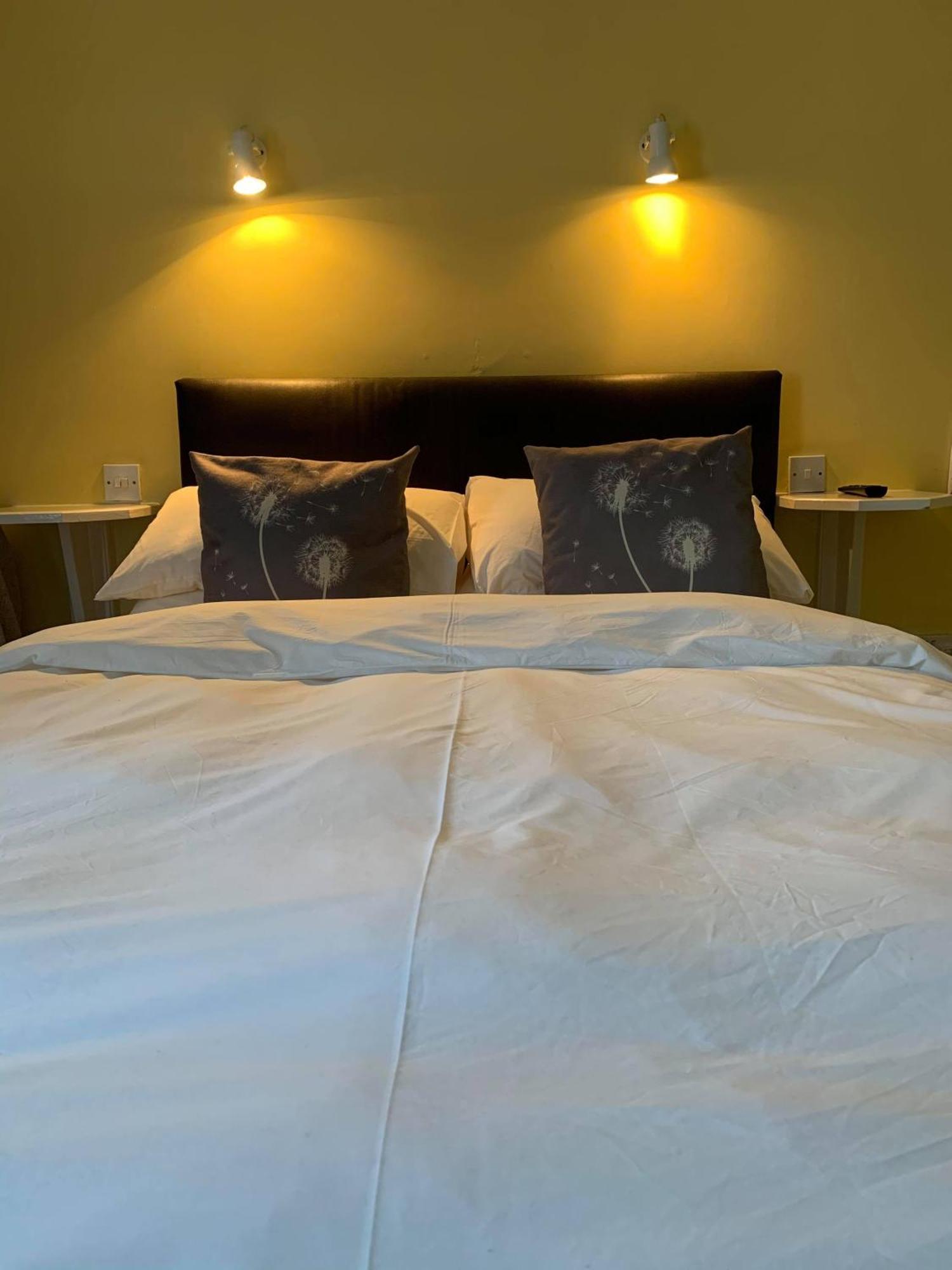 Burnham-on-Crouch Ye Olde White Harte Hotel חדר תמונה