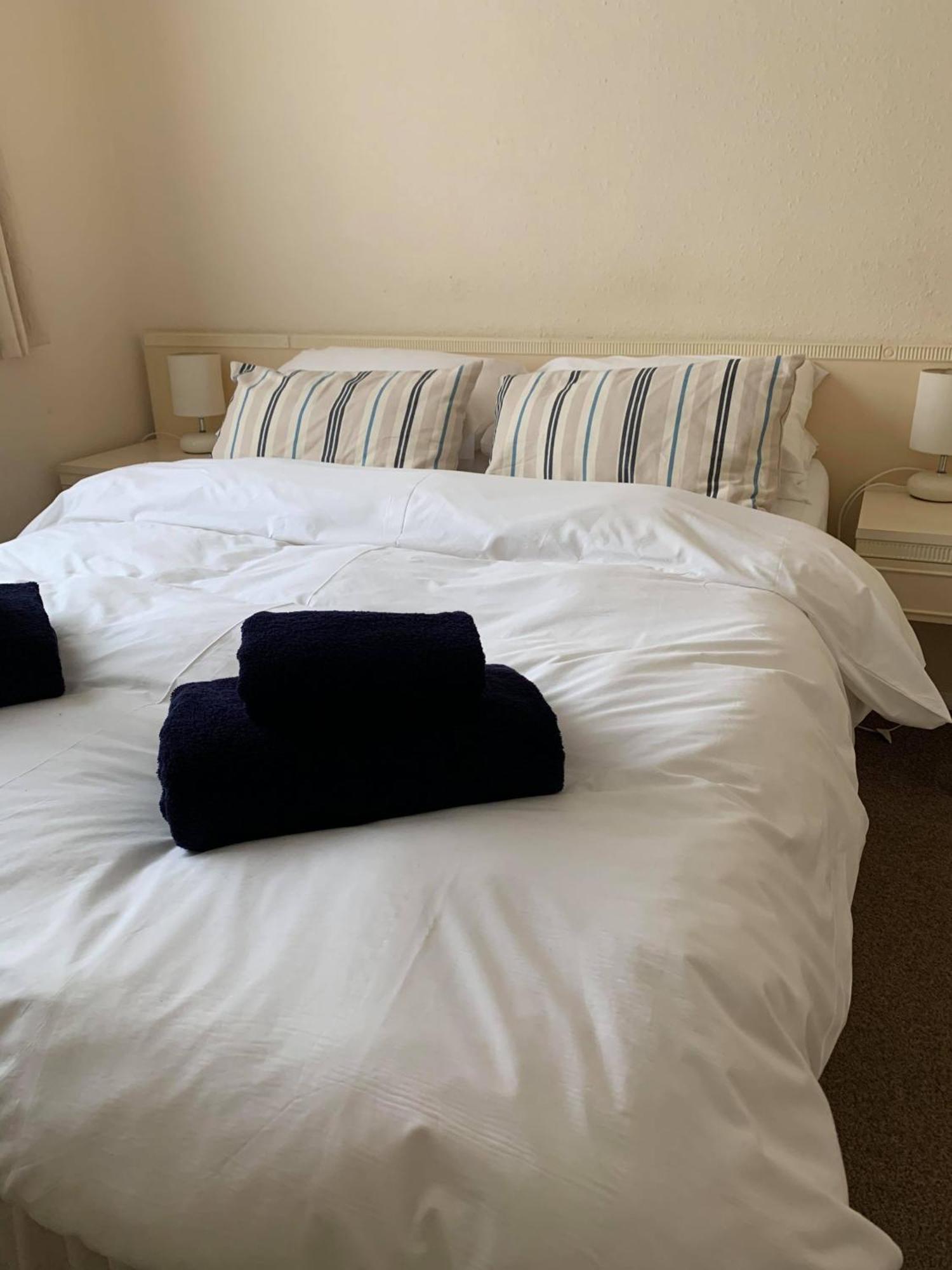 Burnham-on-Crouch Ye Olde White Harte Hotel חדר תמונה