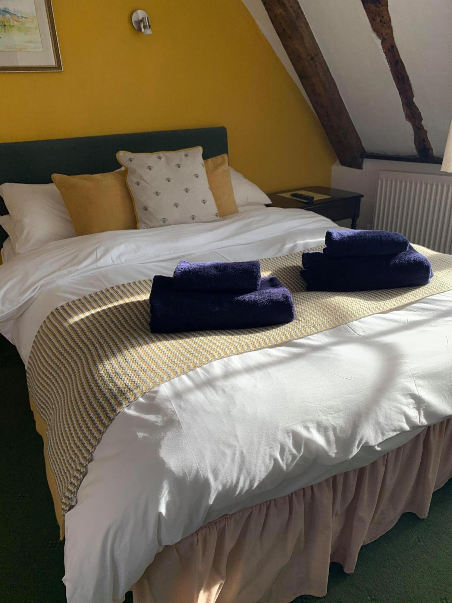 Burnham-on-Crouch Ye Olde White Harte Hotel חדר תמונה