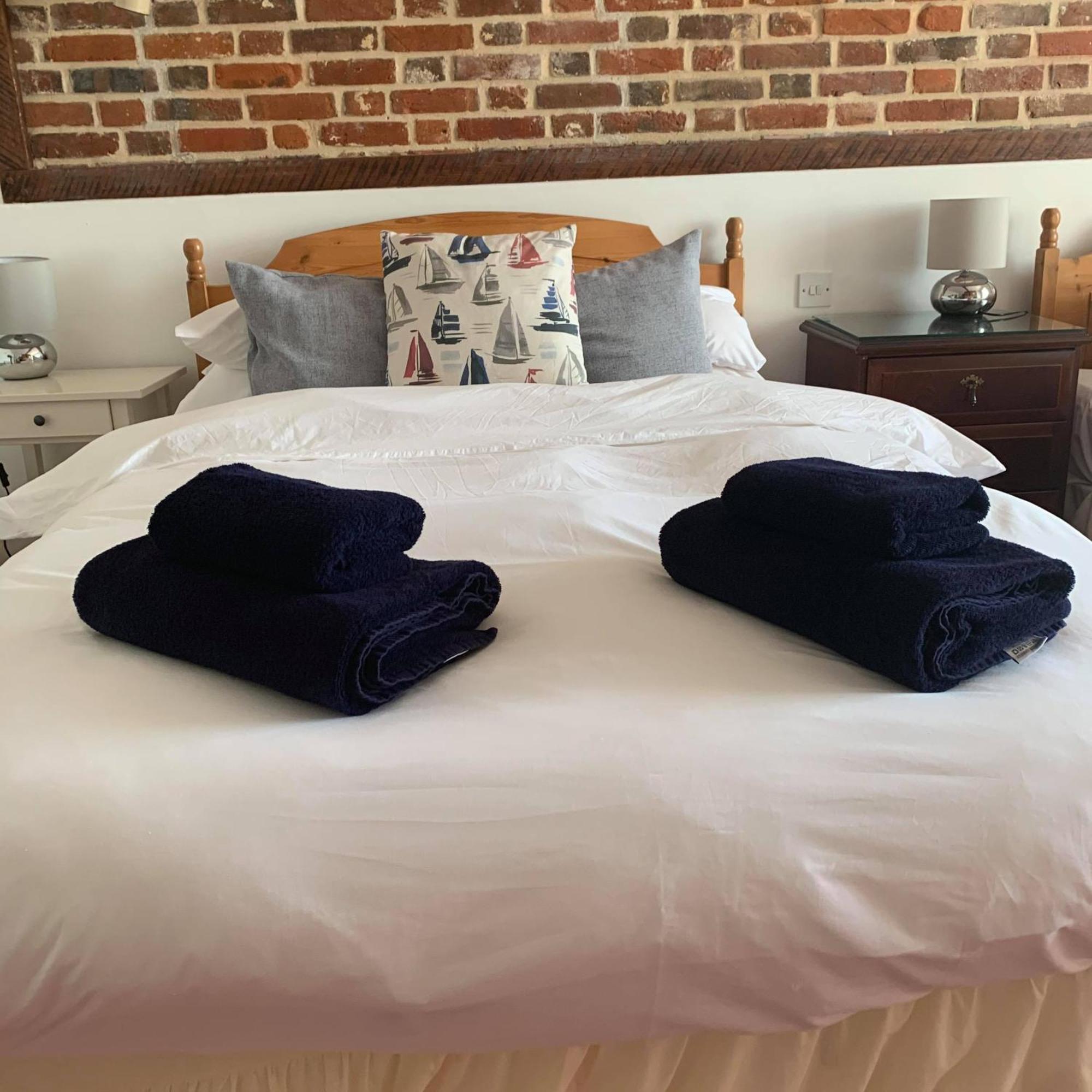 Burnham-on-Crouch Ye Olde White Harte Hotel חדר תמונה