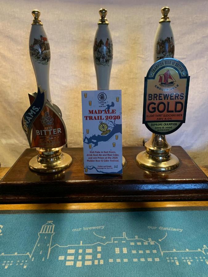 Burnham-on-Crouch Ye Olde White Harte Hotel מראה חיצוני תמונה