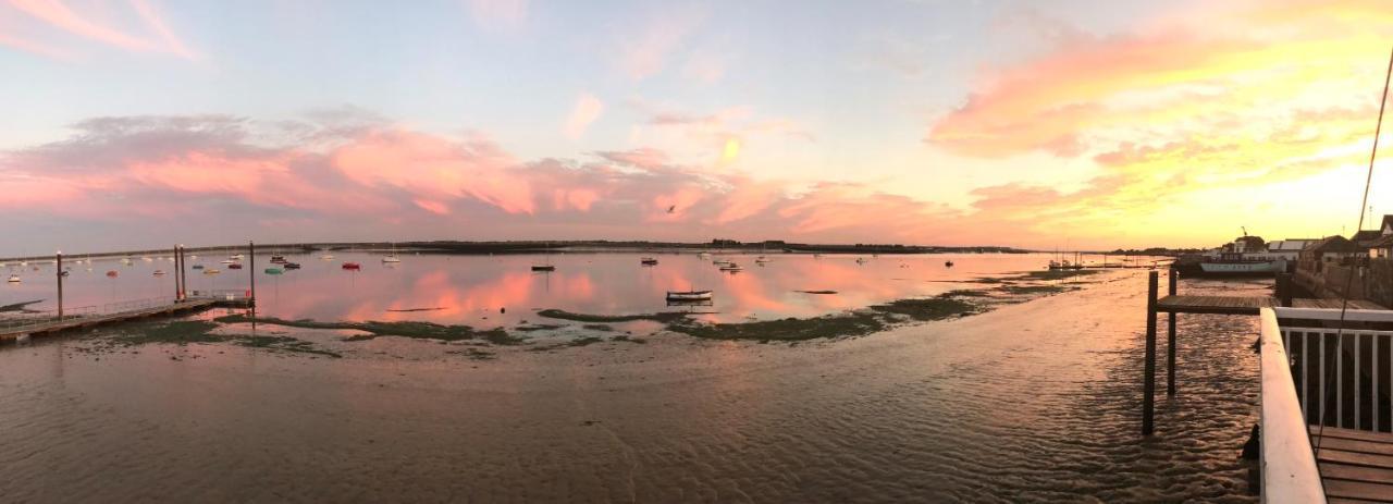 Burnham-on-Crouch Ye Olde White Harte Hotel מראה חיצוני תמונה