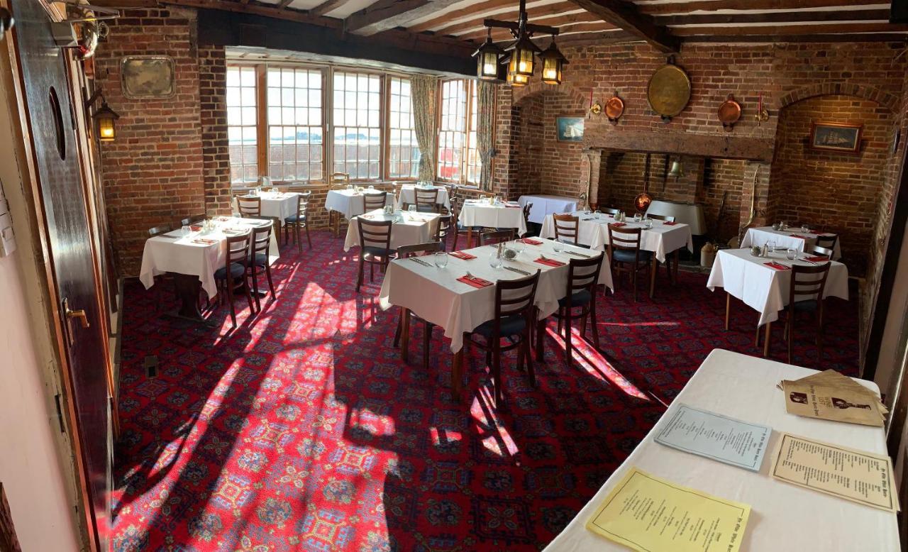 Burnham-on-Crouch Ye Olde White Harte Hotel מראה חיצוני תמונה